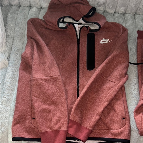 Nike Red Tracksuit with Logo - Picture 4 of 7